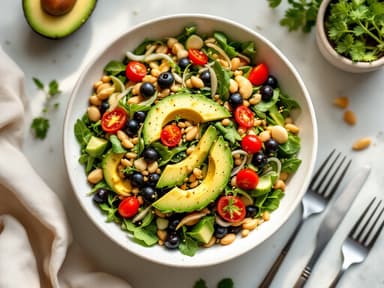 Hähnchen-Bowl mit Vollkornreis, Avocado & Bohnen
